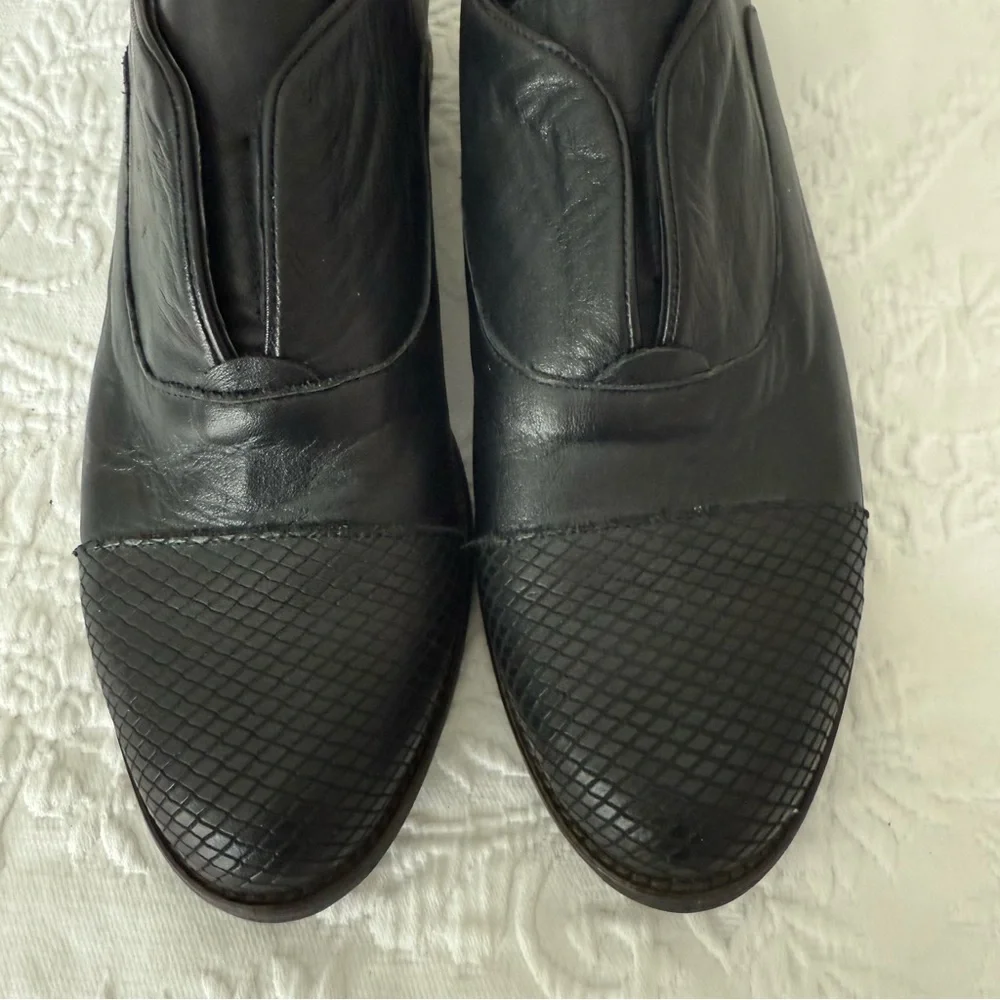 Black Leather Classic Loafer Shoe size EU 40 US 9.5-10